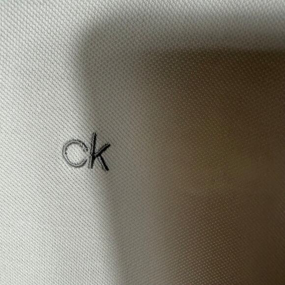 Calvin Klein Men Polo SZ M White Shoulder Spell Out Pima Cotton Golf Casual Prep - Picture 4 of 10